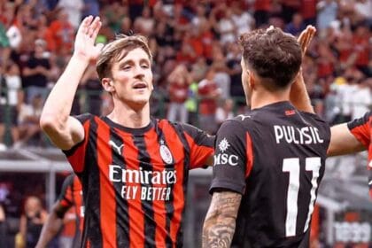 Alexis Saelemaekers me fanellën e Milanit gjatë një ndeshjeje në Serie A