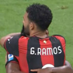 Mario Gila dhe Goncalo Ramos festojnë gjatë ndeshjes Milan-Venezia te San Siro.