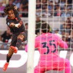 Diego Moreira shënon gol në ndeshjen shumë të rëndësishme Lazio-Milan në Olimpico, që përfundoi 2-2