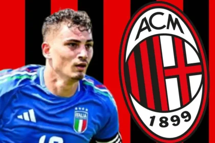 Sebastiano Esposito me fanellën e kombëtares së Italisë, që përflitet si oblektiv i Milanit